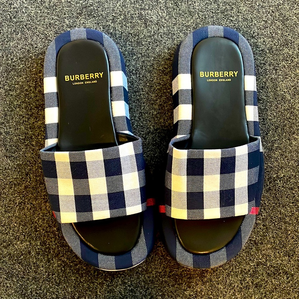 Burberry navy blue sandals, size 40